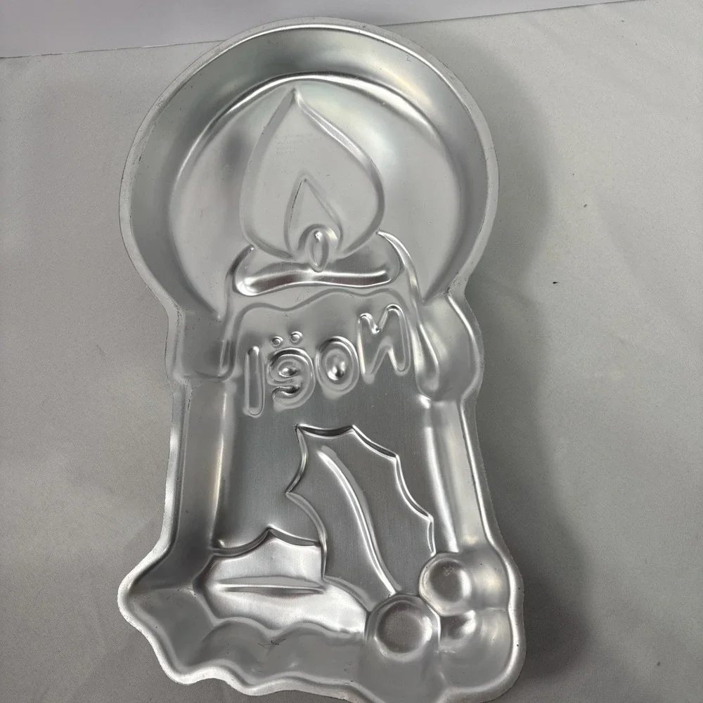 Vintage 1981 Wilton Aluminum 16.5